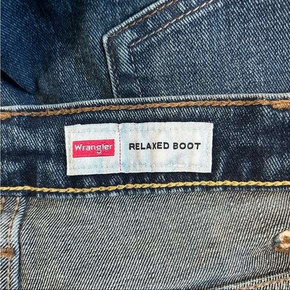 Men’s wrangler relaxed boot blue jeans in size 36 x 32 - Picture 5 of 6